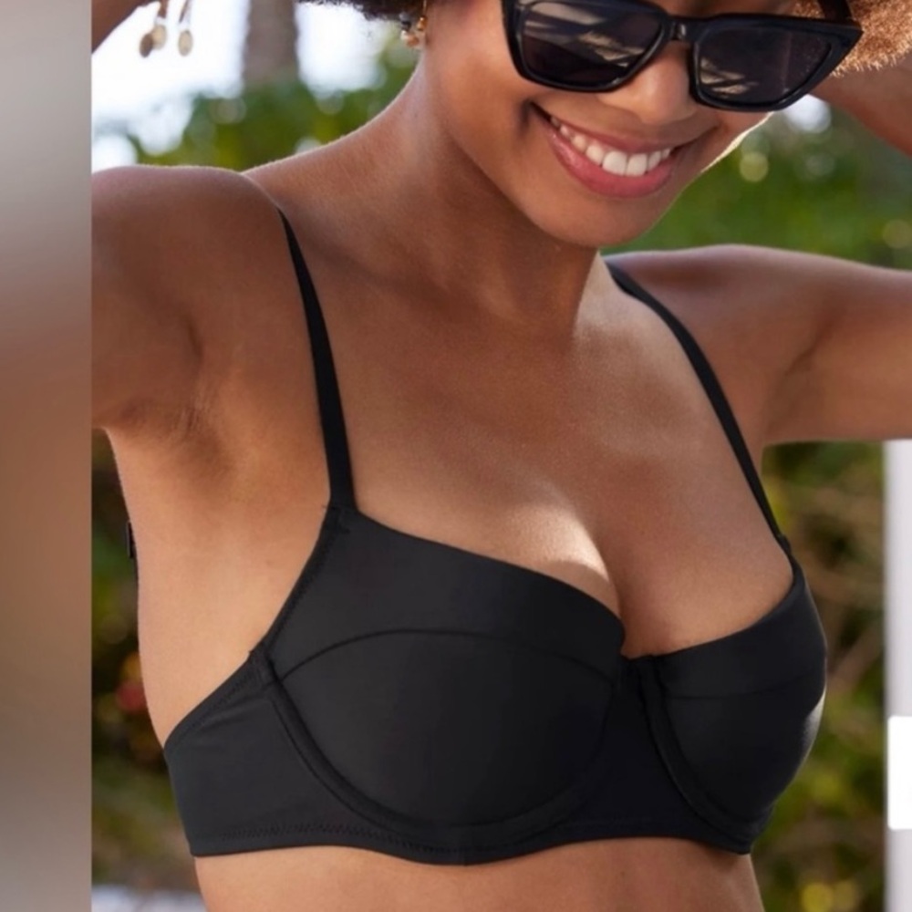 Aerie Size 32D Lightly Lined Underwire Bikini Top In Black Padded NEW